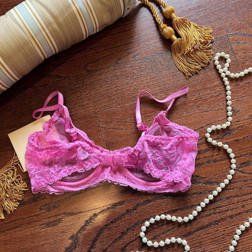 Vintage Christian Dior full Cup Demi Lace Bra with Pink lace Roses - Picture 10 of 13